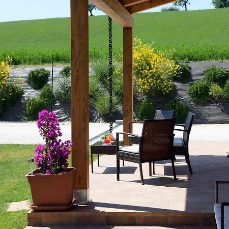 Casa Montefiore 13 Iris Lt Nella Tranquilla Campagna Marchigiana アンコーナ