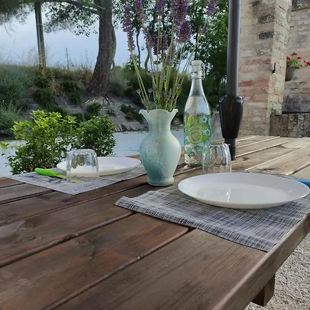 Casa Montefiore 13 Iris Lt Nella Tranquilla Campagna Marchigiana アパート *